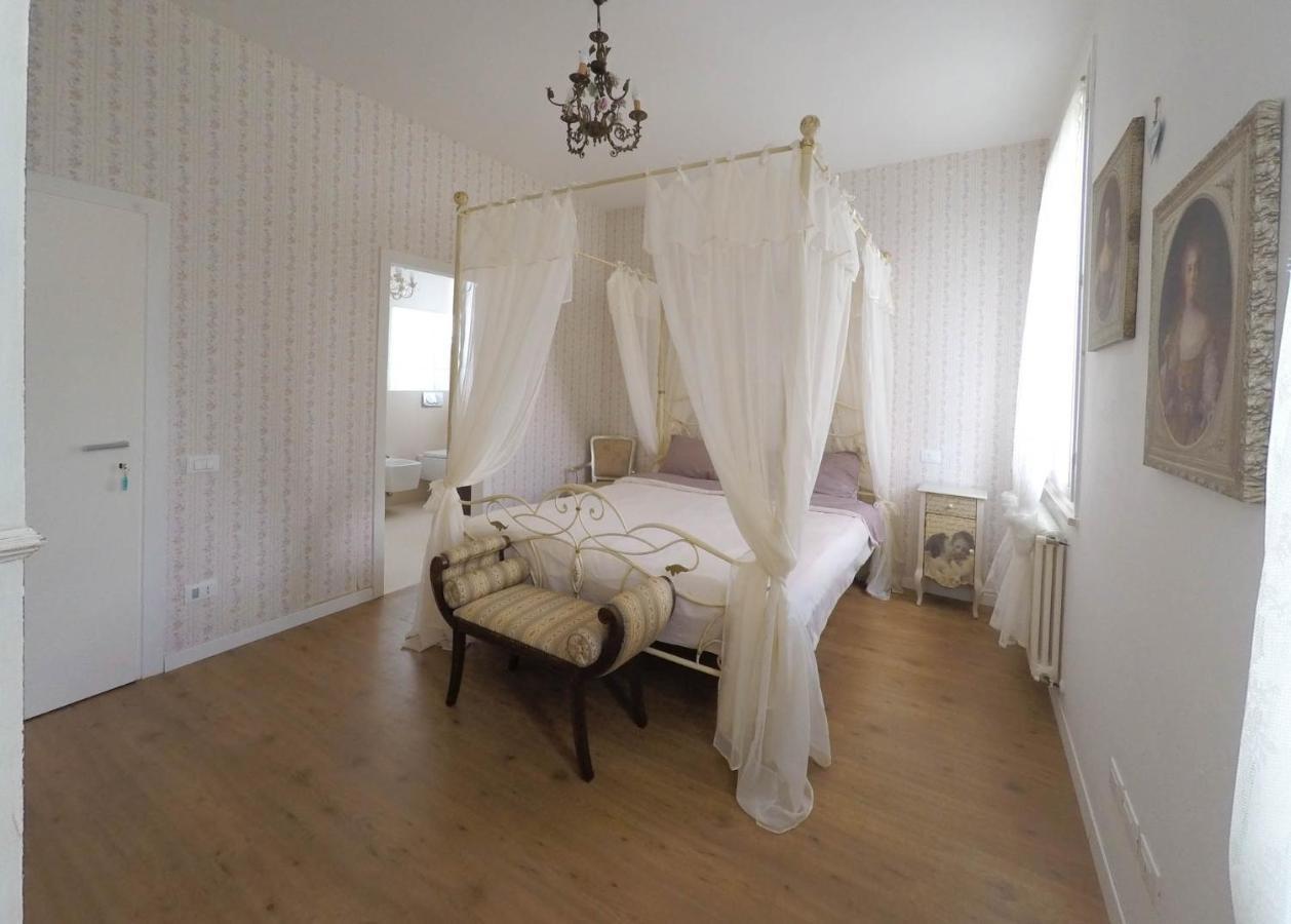 Bed and Breakfast Il Bianconiglio R&B Carraie Экстерьер фото